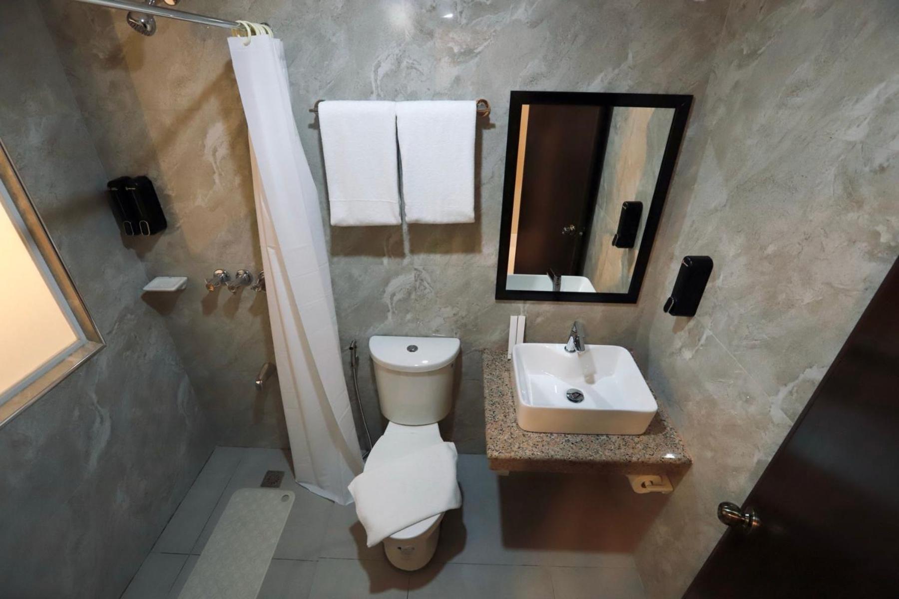 Monaco Hotel Taytay  Ngoại thất bức ảnh